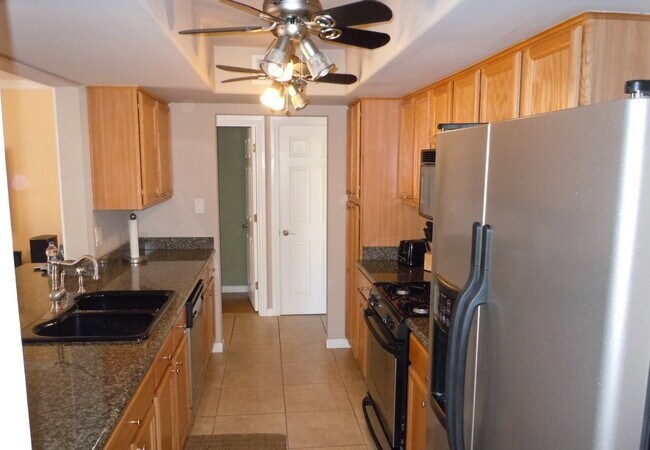 Building Photo - ASU Rooms for Rent – All Utilities Include...