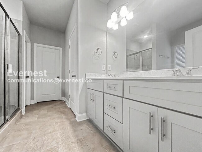 Building Photo - 8365 Loch Lomand Ln