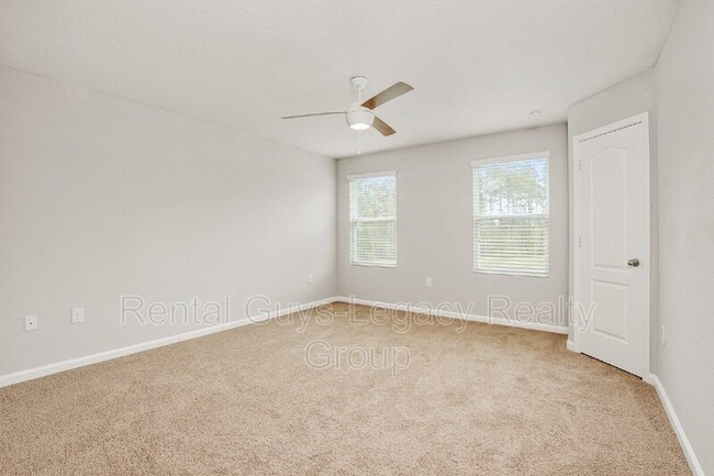 Building Photo - 425 Servia Dr