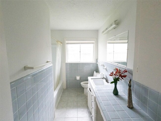 Building Photo - 5231 Beechnut St