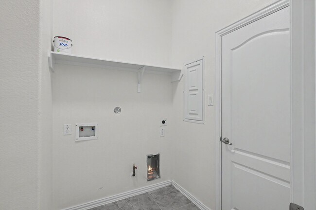 Building Photo - 21327 Somerset Shores Crossing
