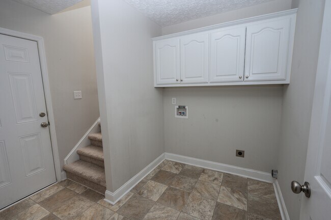 Building Photo - 202 Croatan Woods Dr