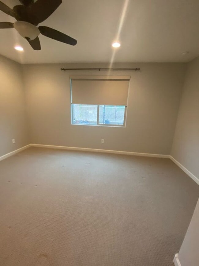 Building Photo - STUNNING NEWER HOME- GATED