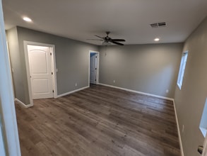 Building Photo - 2537 Maynard Dr