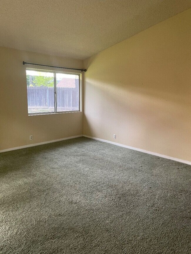 Building Photo - Starlight Ridge 1 story