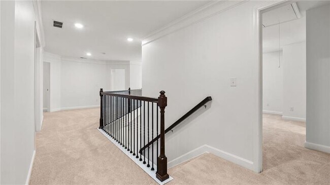 Building Photo - 2040 Bloomfield Ct
