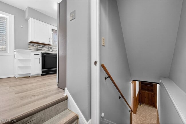 Building Photo - 8310 Broadview Rd