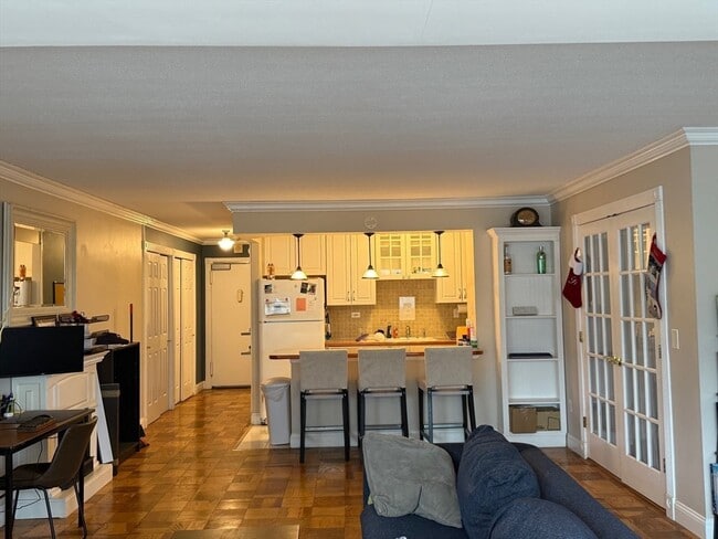 Building Photo - 2 Hawthorne Pl