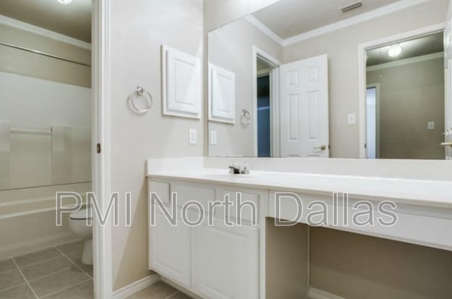 Building Photo - 7001 Van Gogh Dr