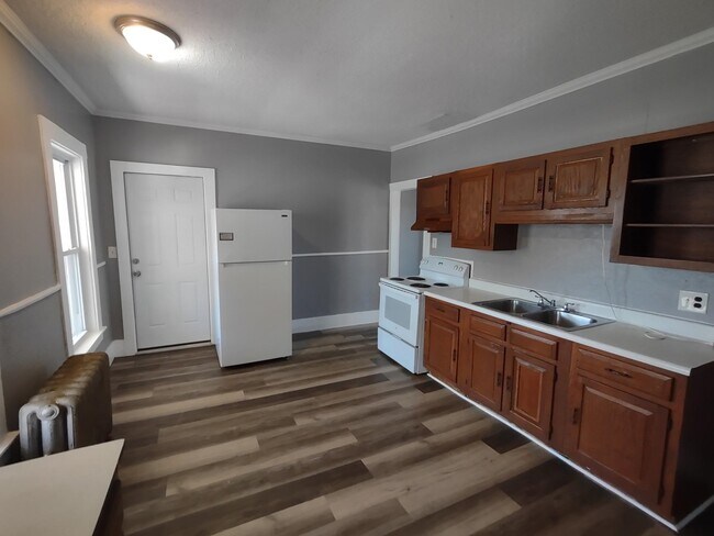 Building Photo - 48 Laurel St