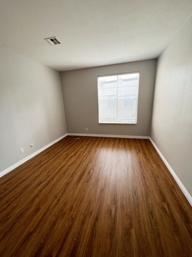 Building Photo - 2BR/2BA Upper level Condo @ Camino Villas in Carmel Valley