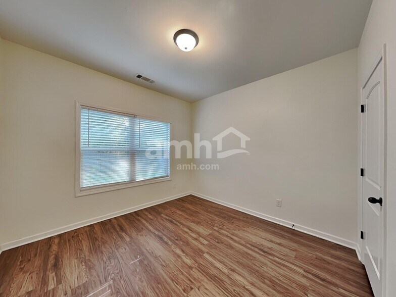 Building Photo - 3004 Feldwood Ct