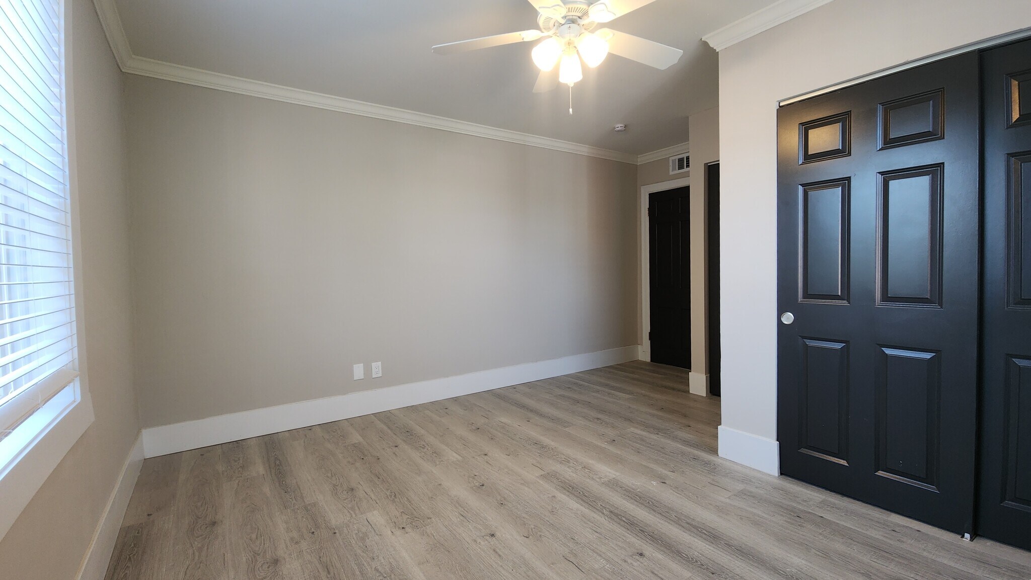 Building Photo - 803 Westwood Dr