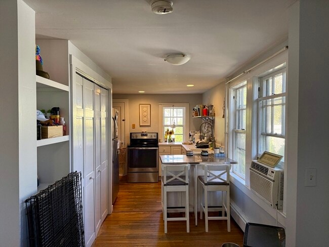 Building Photo - 21 1/2 Union St