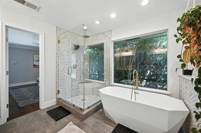 Building Photo - 6002 Costera Ln