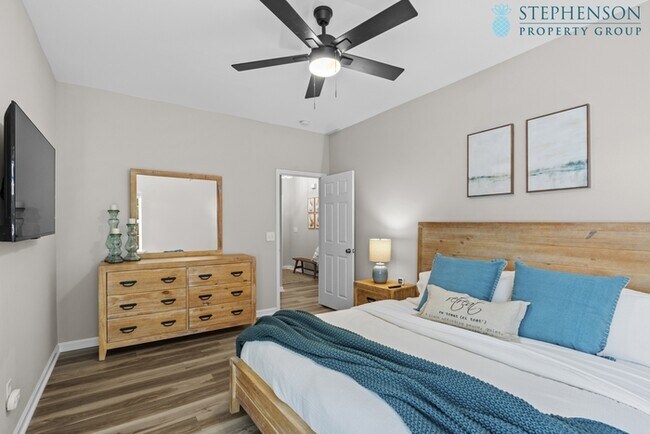 Building Photo - Furnished Rental! STR