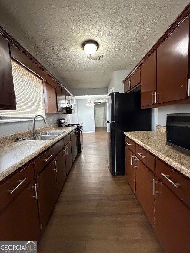 Building Photo - 804 Emerald Forest Cir SW