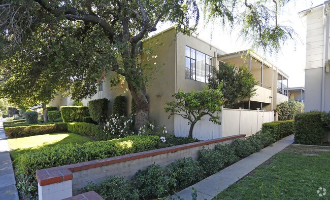 Building Photo - 545 Los Robles Ave