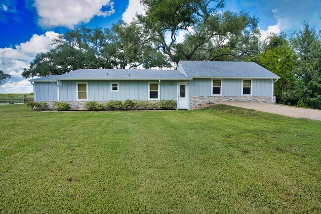 Building Photo - 1288 County Rd 297