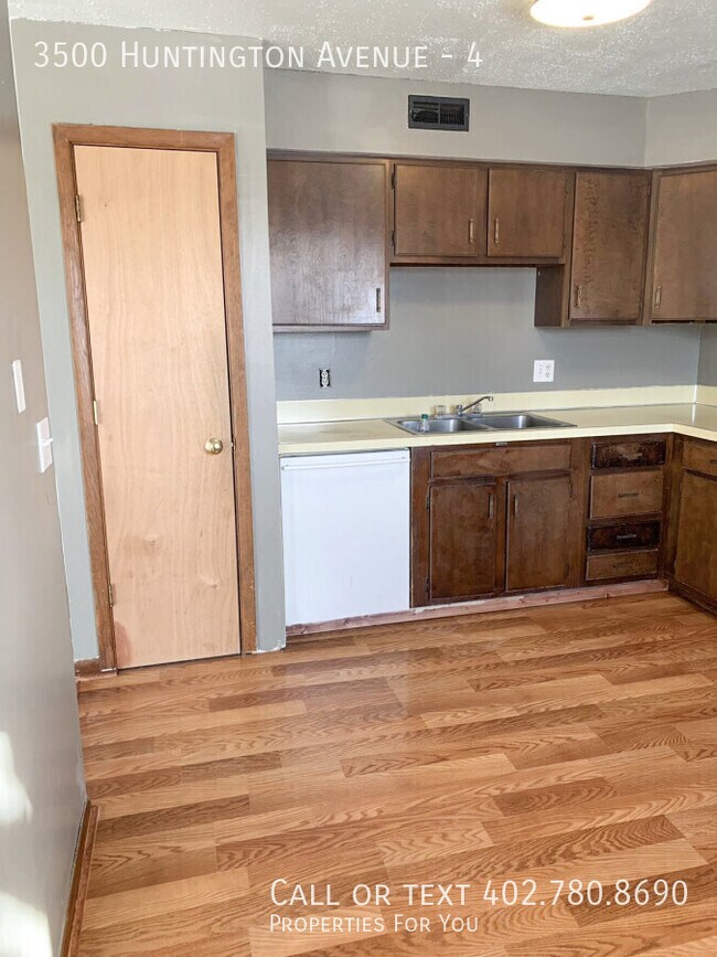 Building Photo - 3500 Huntington Ave