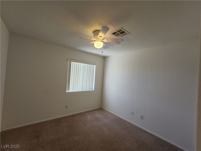 Building Photo - 6434 N Buttercup Creek St