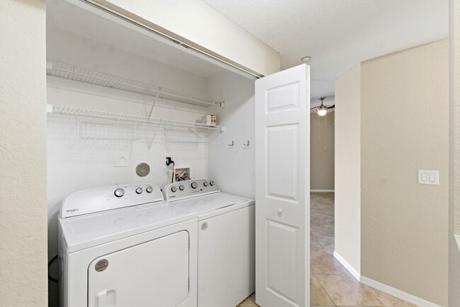 Building Photo - 7765 Yardley Dr