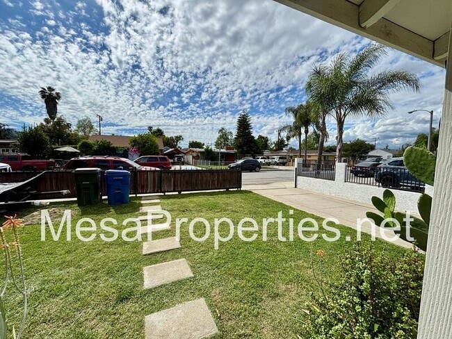 Building Photo - 762 S Currier St