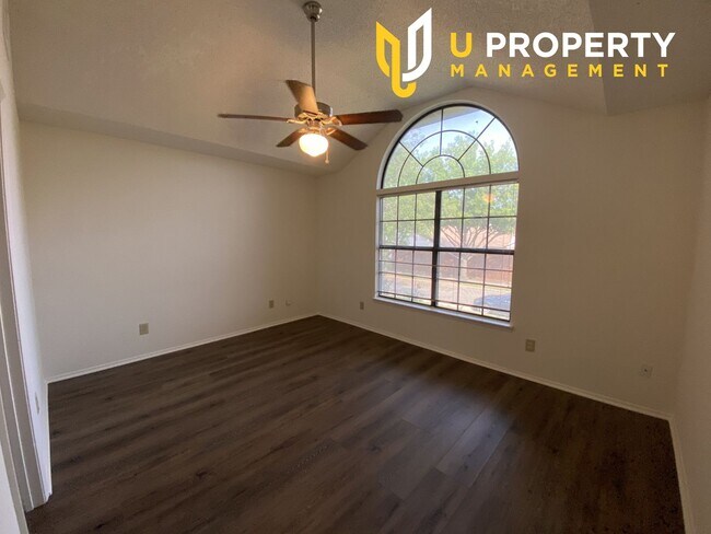 Building Photo - 6705 Vero Dr