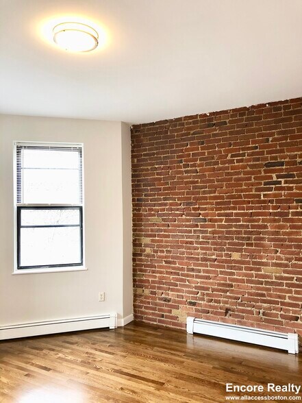 Building Photo - 15 Stearns Rd