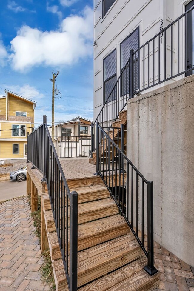 Building Photo - New build in West Nashville!