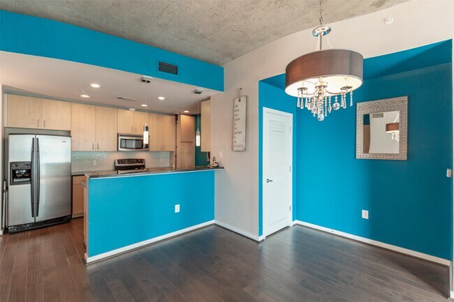 Building Photo - 5925 Almeda Rd