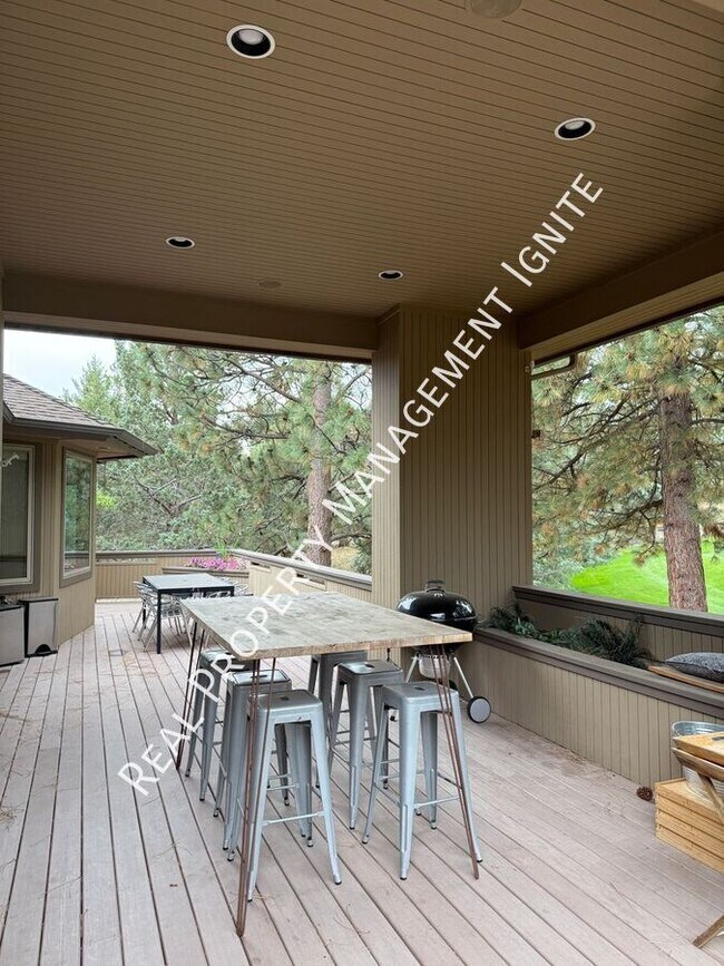 Building Photo - 3337 NW McCready Dr