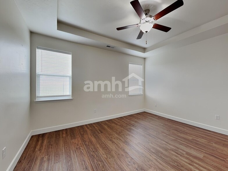 Building Photo - 231 E Sicily Dr