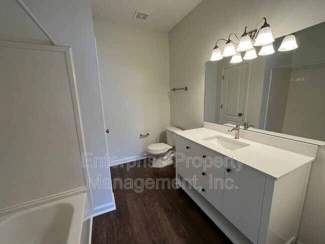 Building Photo - 10174 Sorrento Pl