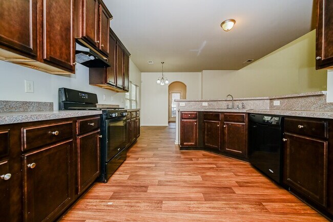 Building Photo - 185 Stillwood Dr