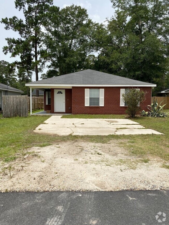 Building Photo - 3 Bedroom 2 Bath  House in Magnolia Gardens