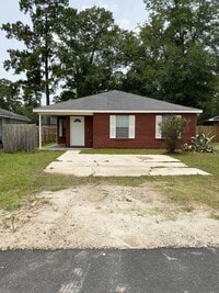 Building Photo - 3 Bedroom 2 Bath  House in Magnolia Gardens