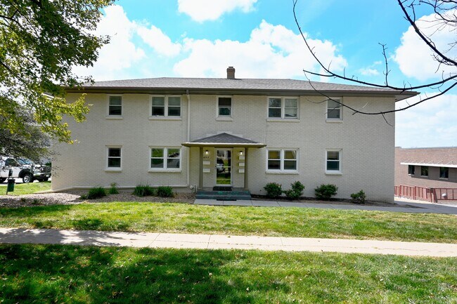 Floorplan - Square 131 - 4860 - 5 Plex