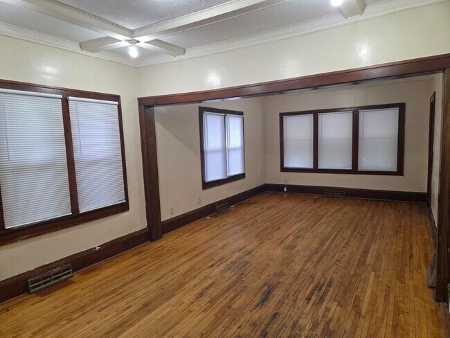 Building Photo - 3554 N Girard Ave