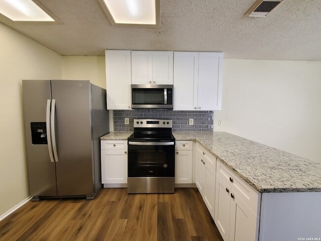 Building Photo - 8219 Sunshine Trail Dr