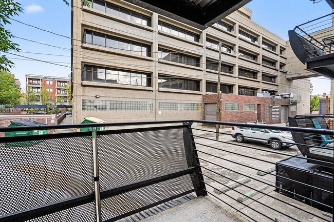 Building Photo - 1336 Logan St