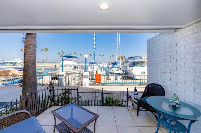 Building Photo - Single Level Condo on the Bay