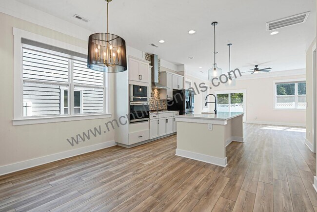 Building Photo - 1109 Masefield Ave