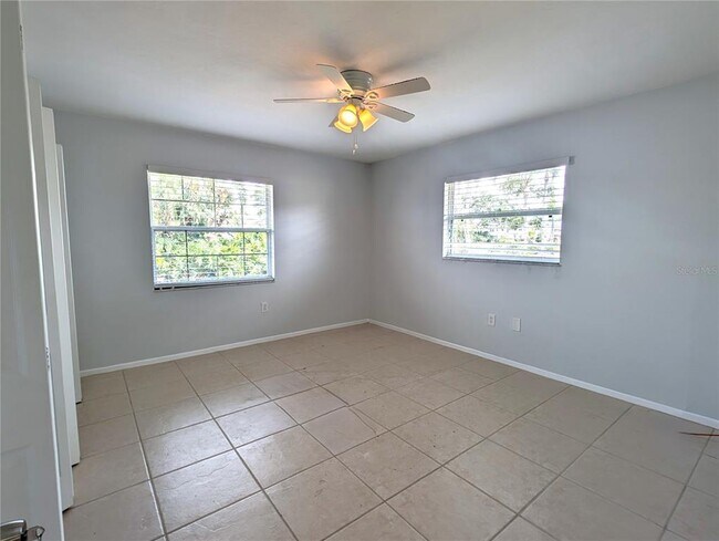 Building Photo - 7288 W Country Club Dr N