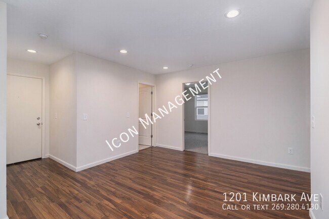 Building Photo - 1201 Kimbark Ave