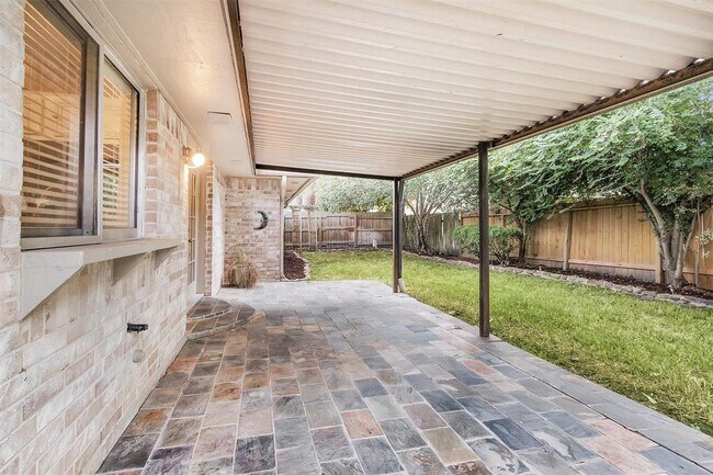 Building Photo - 9019 Driftstone Dr