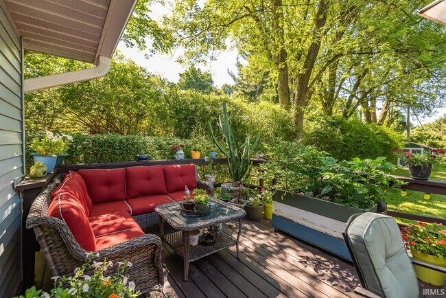 Building Photo - 1708 E Windsor Dr