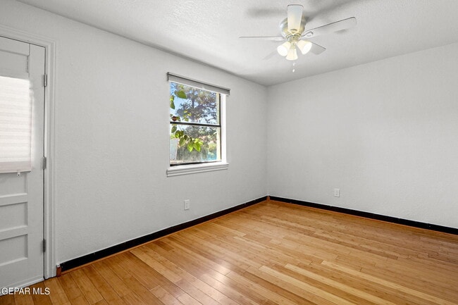 Building Photo - 5109 Memory Dr