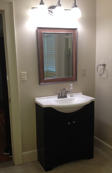 Building Photo - 2171 College St