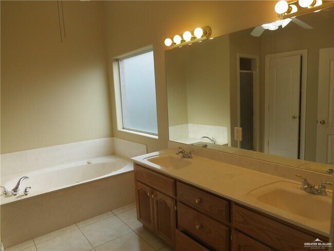 Building Photo - 2603 Norma Dr